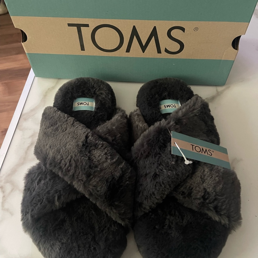 TOMS Women's Charcoal Plush Slippers